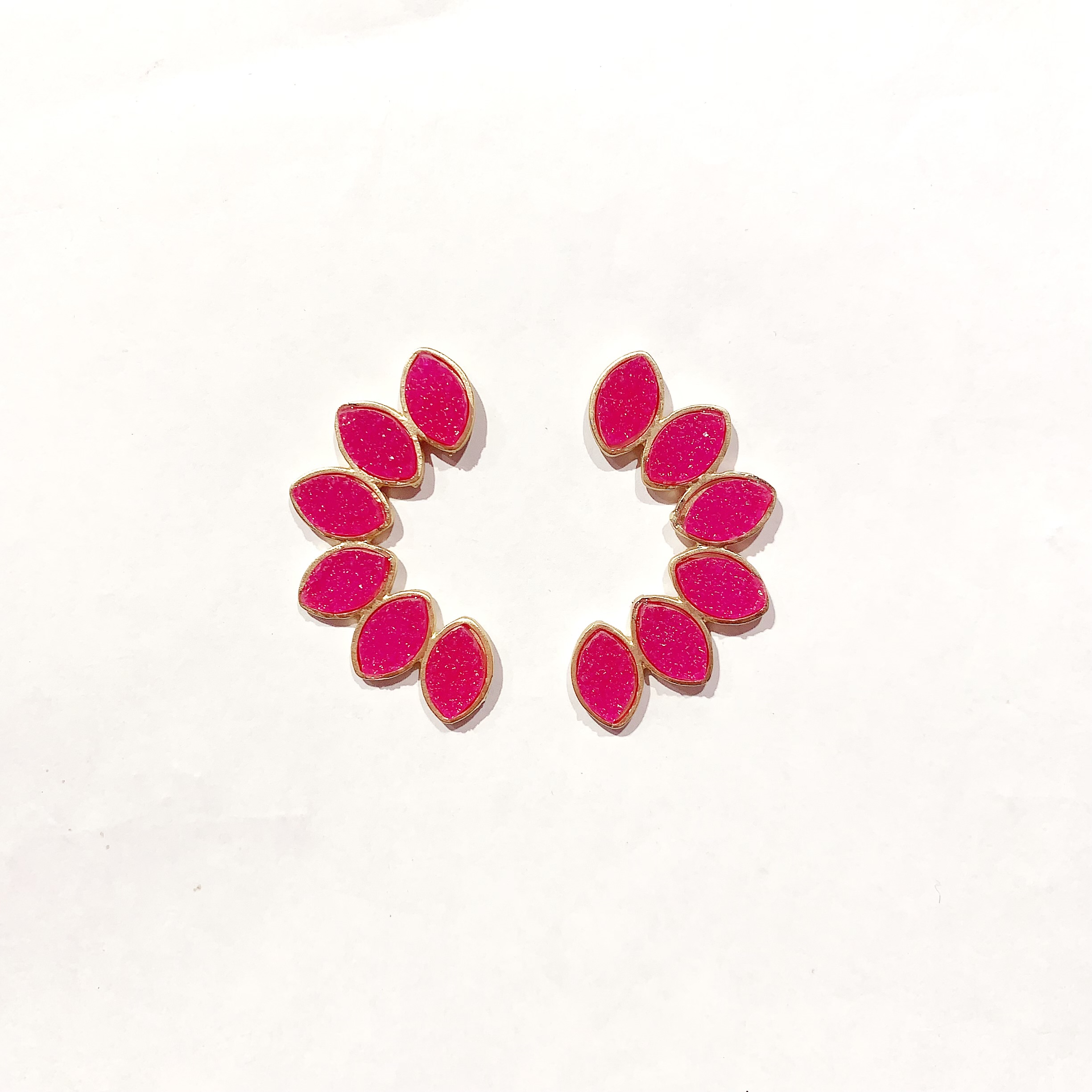 Pendientes imita piedra forma C