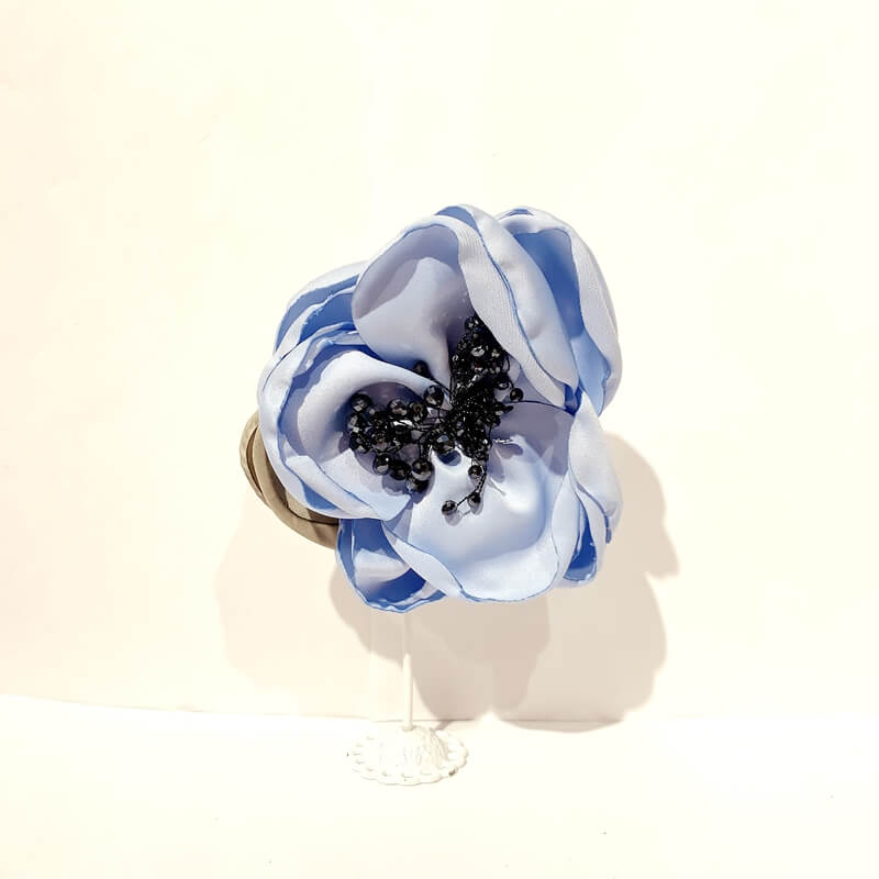 Broche flor tela con crista 12cm
