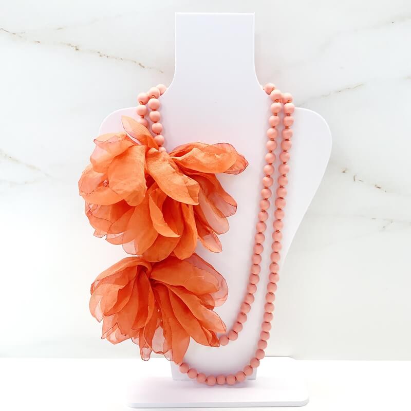 Collar bola con flor