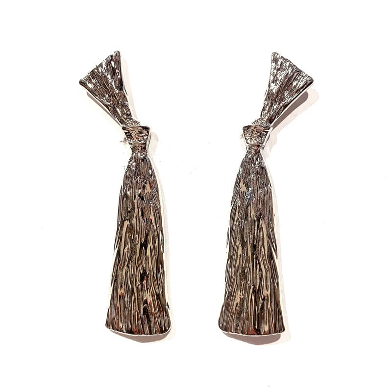Pendientes metal forma lazo