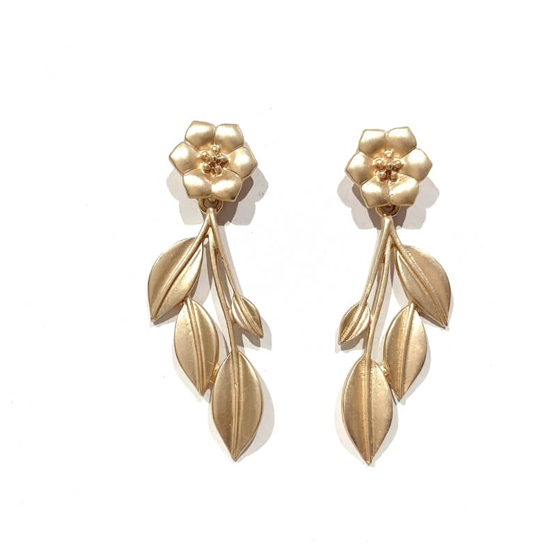 Pendientes metal largo con forma flor