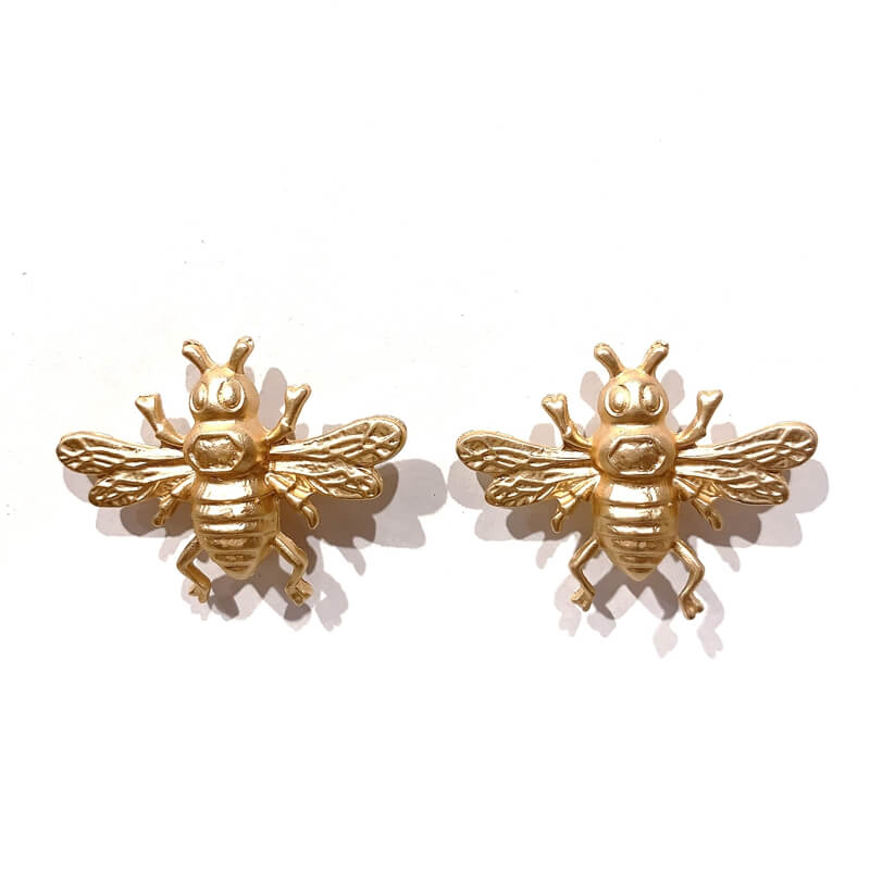 Pendientes metal forma abeja