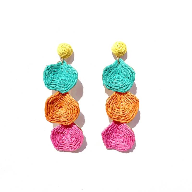Pendientes rafia con forma hojas