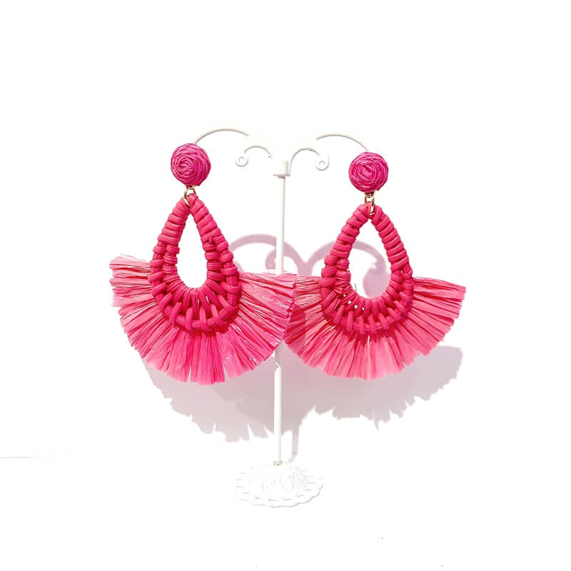 Pendientes rafia forma abanico