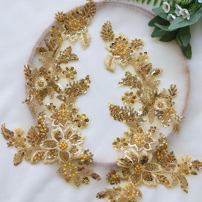 Apliques encaje con bolitas